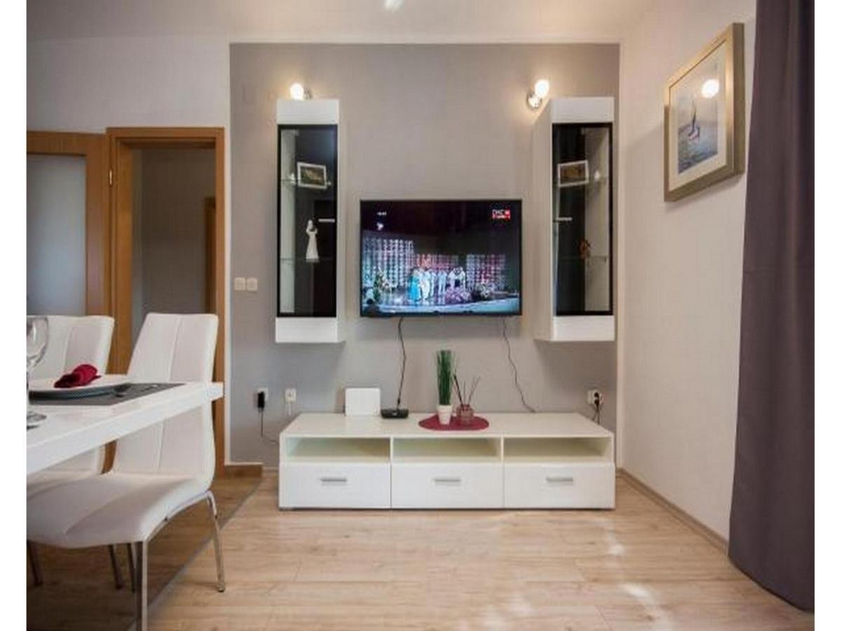 Apartment Dar Murter Luaran gambar