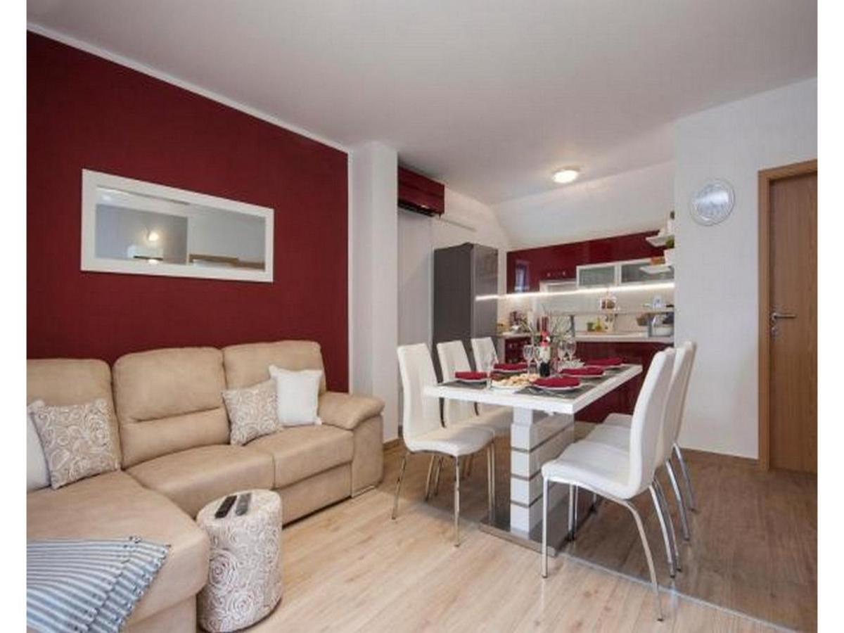 Apartment Dar Murter Luaran gambar