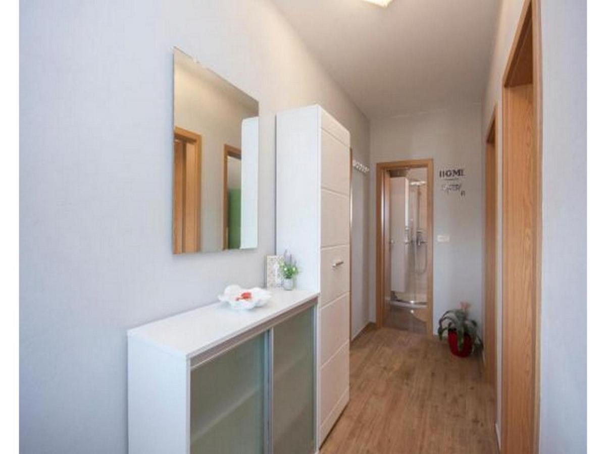 Apartment Dar Murter Luaran gambar